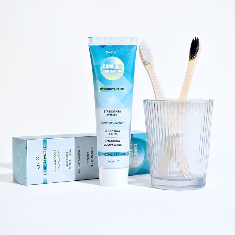 Efek Pemutihan Sedang Pasta Gigi Pemutih Gigi dengan Sikat Gigi Dua Kali Sehari dan Bahan Sodium Phytate